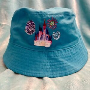 Joey Chou Disney Parks reversible bucket hat, NWT